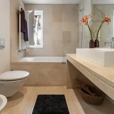 Oasis Pool - D'el Rey Golf * Palaios